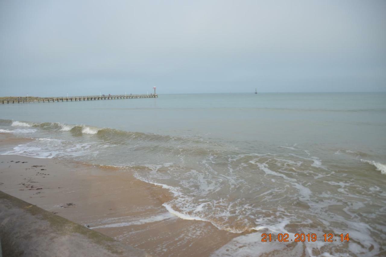 Bed and Breakfast Joyeux Reveil Courseulles-sur-Mer Esterno foto